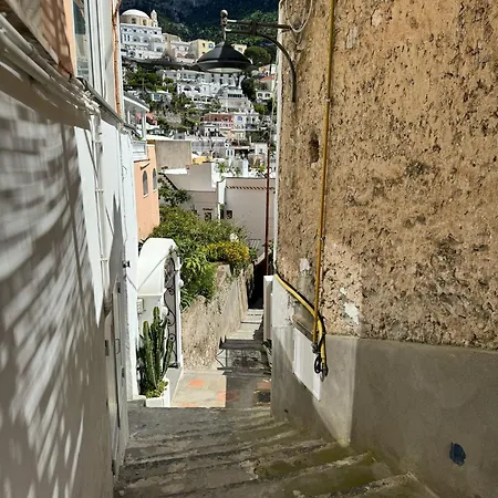 Yourhome - Adoro Nyaraló *