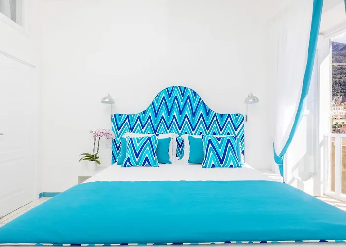 Yourhome - Adoro Nyaraló