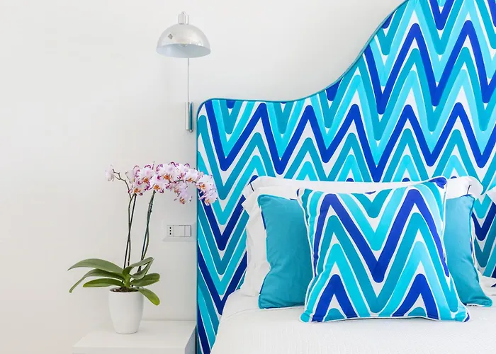 Yourhome - Adoro Nyaraló *